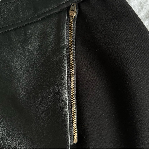 Faux leather and cotton skirt with zip. - Picture 2 of 4